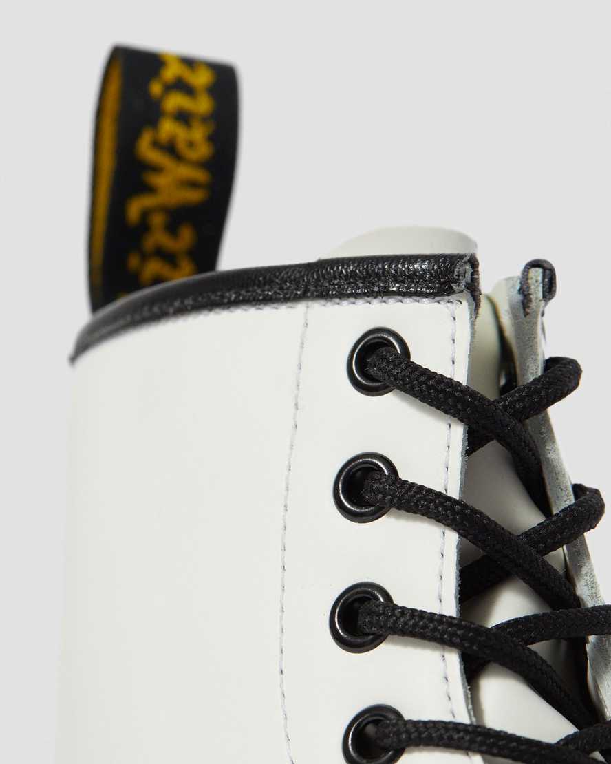 Dr Martens 1460 Smooth Leather Women Lace Up Boots White | 48UKEMRHD